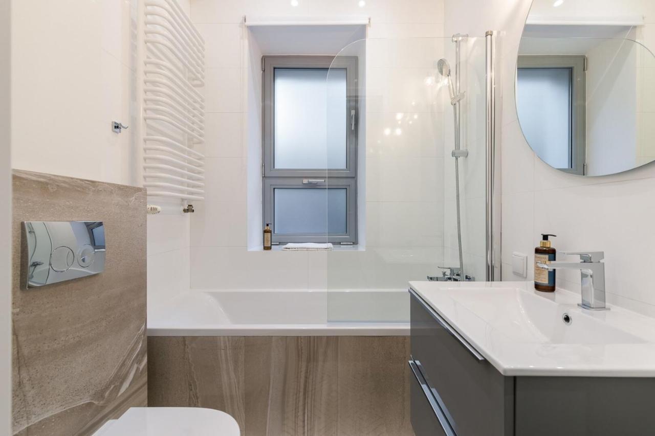 Twarda 14 - Elegant Apartment By Noclegi Renters Warsawa Bagian luar foto